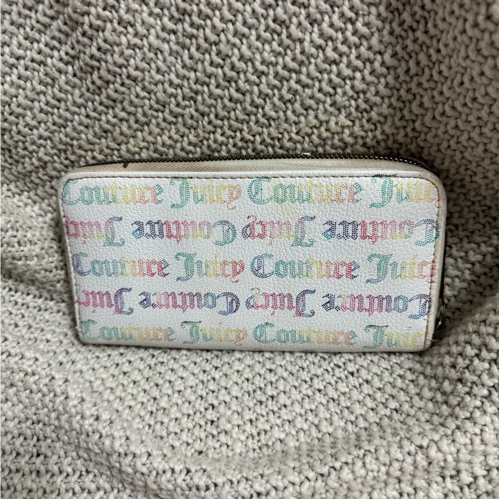 Juicy Couture Off The Chain Large Zip Around Rainbow Dots Logo‎ White